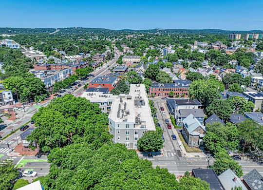 A bird's eye view of the property and surrounding area at 7 Cameron Apartments, Cambridge, MA, 02140