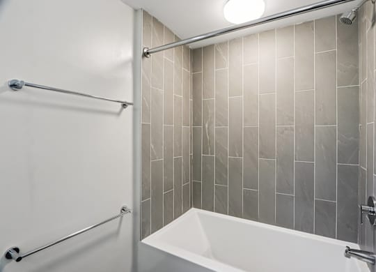 Bathroom with a bathtub at Park77 Apartments, Cambridge, Massachusetts