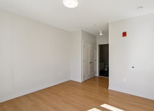 Spacious bedroom at Park77 Apartments, Cambridge, Massachusetts