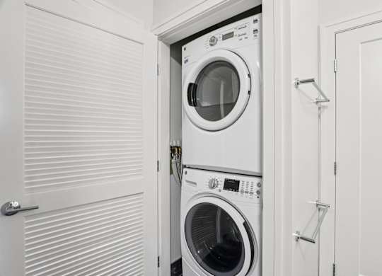 White washing machine at Park77 Apartments, Cambridge, 02138