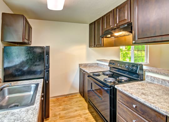 Maple Pointe Vacant Apartment Upgraded Kitchen & BVar