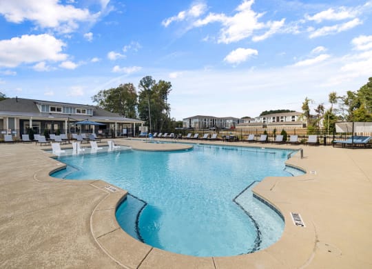 the swimming pool at the preserve at polo ridge apartments fl
