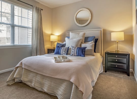 the preserve at ballantyne commons apartments bedroom with bed
