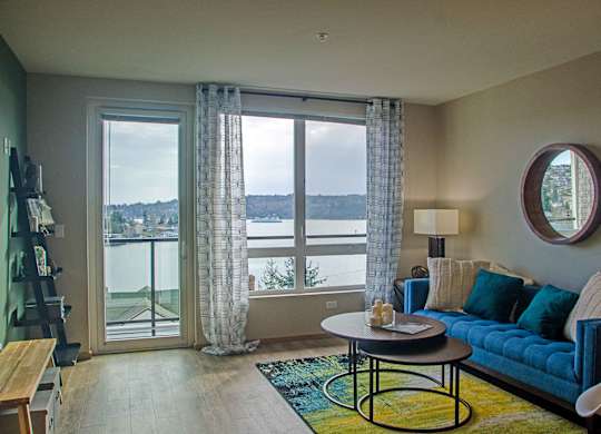 Living Room at Spyglass Hill Apartments, Bremerton, WA 98337