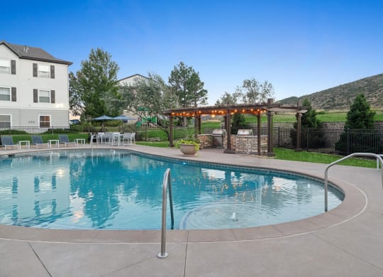 resort style swimming pool at Dakota Ridge apartments