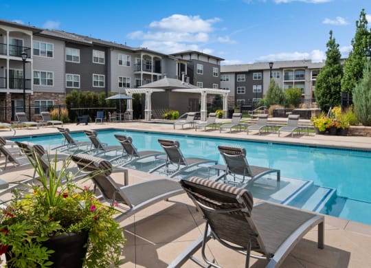swimming at Carrick Bend apartments