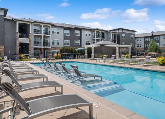 swimming pool at Carrick Bend apartments