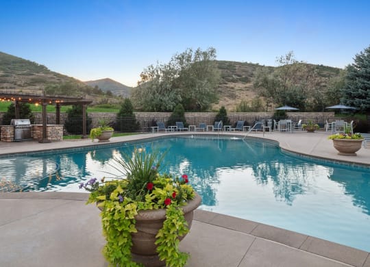 swimming pool at Dakota Ridge apartments