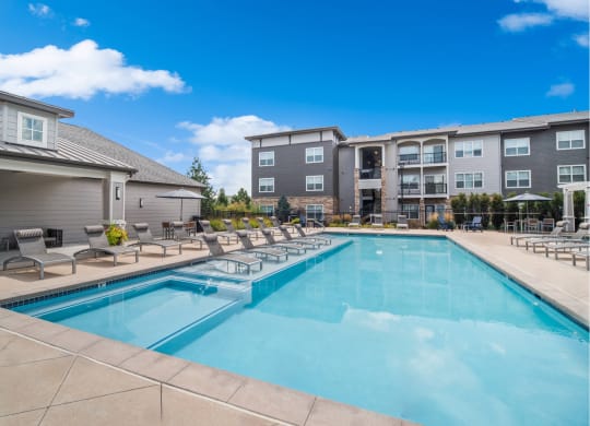 swimming pool at Carrick Bend apartments