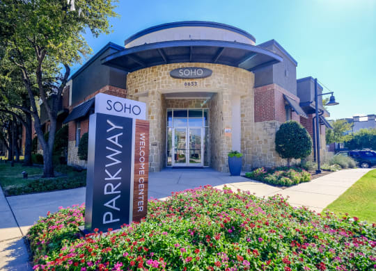 Soho Parkway apartments 6653 McKinney Ranch Pkwy, McKinney, TX 75070
