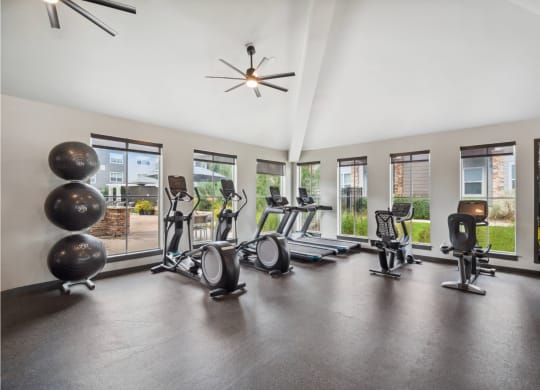 fitness center at Carrick Bend apartments