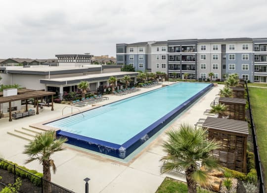 swimming pool at Berkshire Creekside apartments