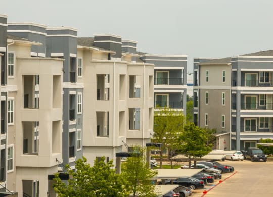 exterior view of Berkshire Creekside apartments