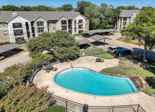 swimming pool at Stoneleigh on Spring Creek apartments