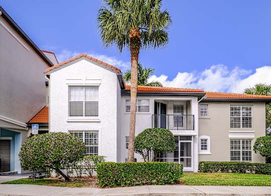 exterior view of Sophia at Abacoa luxury apartments in Jupiter, FL