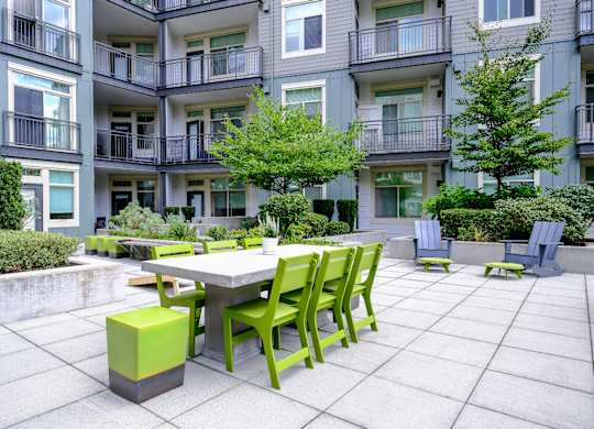 courtyard and social gathering areas at Elan Redmond apartments