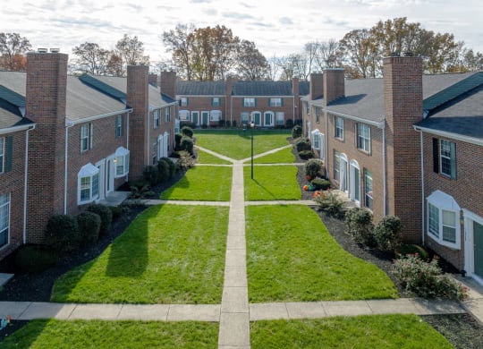Heathermoor and Bedford Commons apartments exterior view