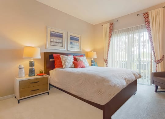 Reserves at Alafaya apartments bedroom