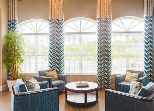 Reserves at Alafaya apartments clubhouse  seating area