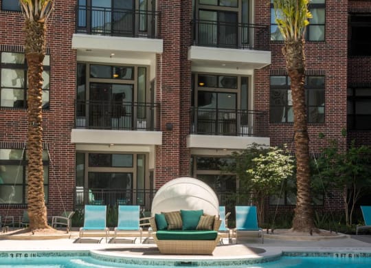 swimming pool at Tinsley on the Park apartments