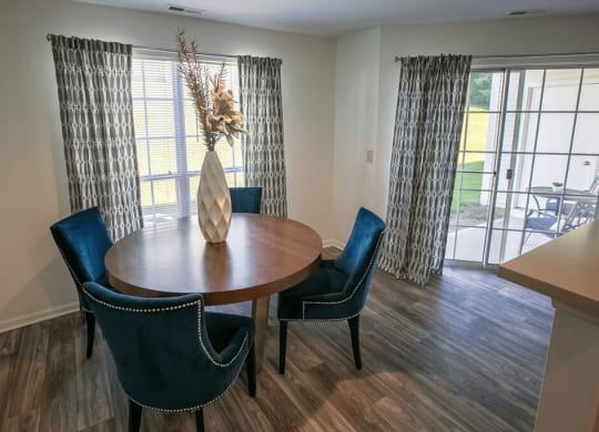 Elegant Dining Room at The Residence at Christopher Wren Apartments, Columbus, OH, 43230