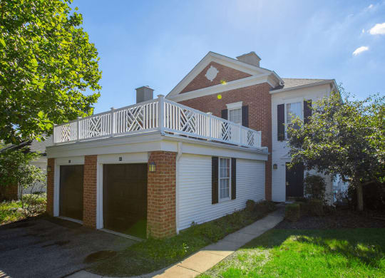 Exterior View at The Residence at Christopher Wren Apartments, Columbus, 43230