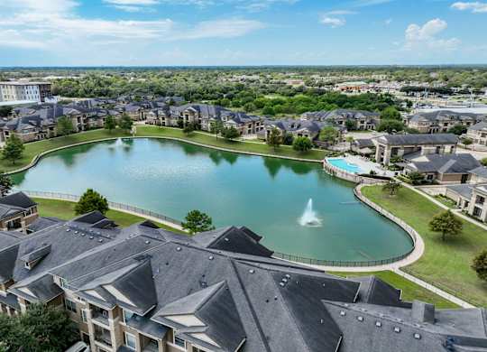 lakeside Houston apartments at The Falls at Copper Lake
