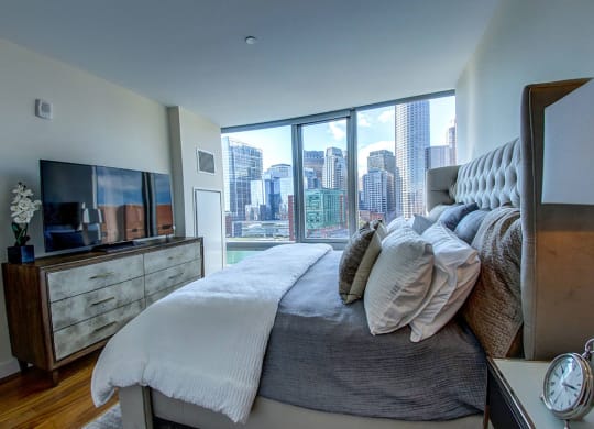 Apartments Boston Seaport with Waterviews and City Views-The Benjamin Seaport Residences