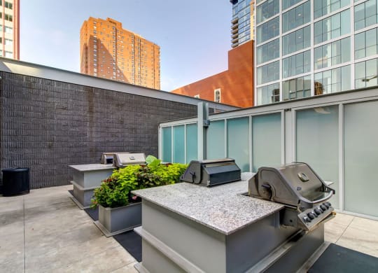 BBQ Grills at Eight O Five Apartments Chicago Outdoor Kitchen and BBQ