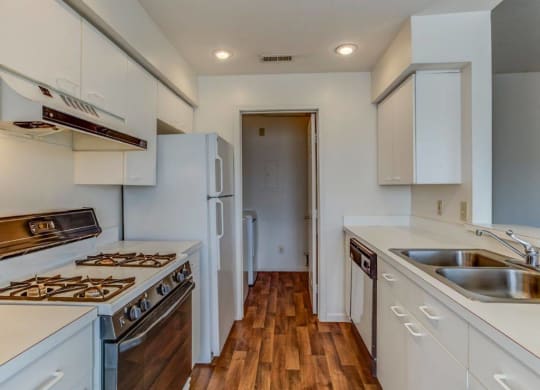 Spacious kitchen Kensington Grove apartments Westerville, Oh