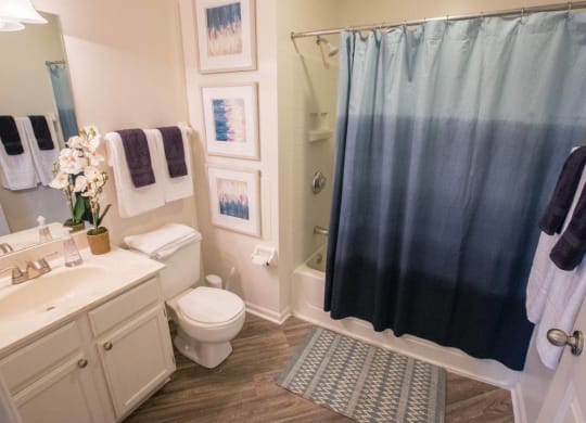 Spacious bathroom Kensington Grove apartments Westerville, Oh