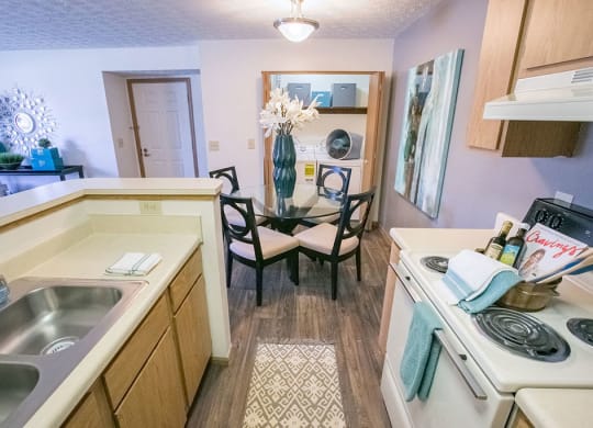 Dining Room at Sterling Park Apartments, Ohio, 43123