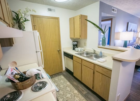 Kitchen Unit at Sterling Park Apartments, Ohio