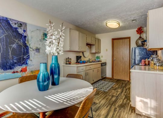 Dining and Kitchen at Bedford Commons Apartments & Heathermoor Apartments, Columbus, OH, 43235