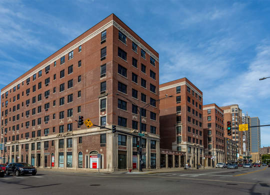 The Edison apartments 5200 N Sheridan Rd, Chicago, IL 60640