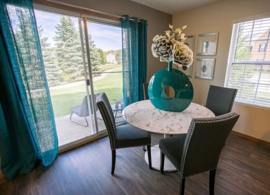 Elegant Dining Space at Perimeter Lakes Apartments, Dublin, Ohio