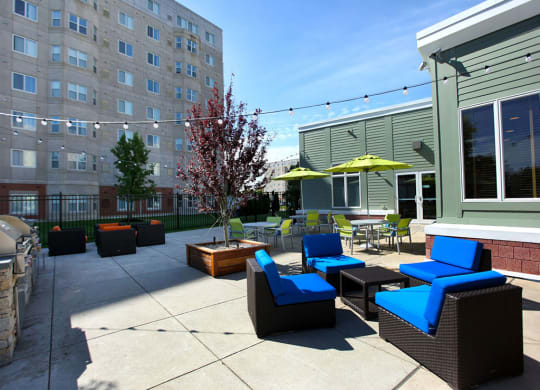 HighPoint Apartments Outdoor Kitchen, & BBQ, & Outdoor Living Room