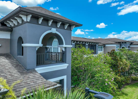 exterior view of The Reserves at Alafaya apartments