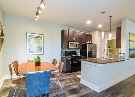 Terrastone Travesia dining area