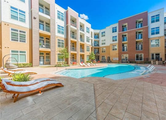 swimming pool at Aspire at 610 apartments