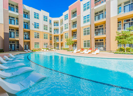 swimming pool at Aspire at 610 apartments
