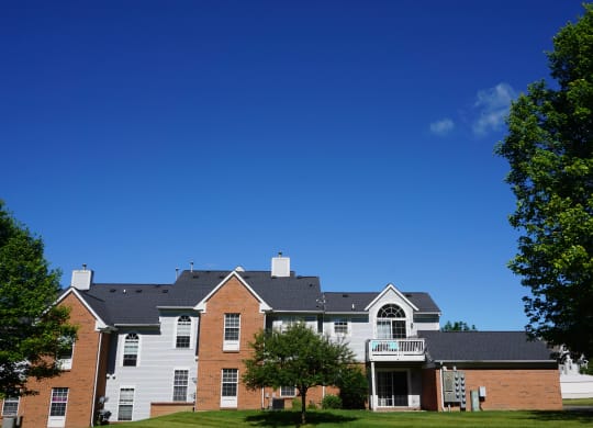 Brookwood Farms, exterior