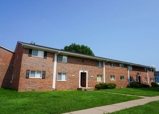 Gale Gardens apartment building with landscaping