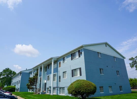 Gale Gardens apartment building with landscaping