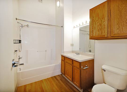 Apartments with large showers in Grand Rapids