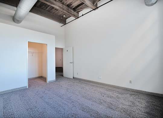 Apartments with large closets in Grand Rapids. Off Broadway Apartments