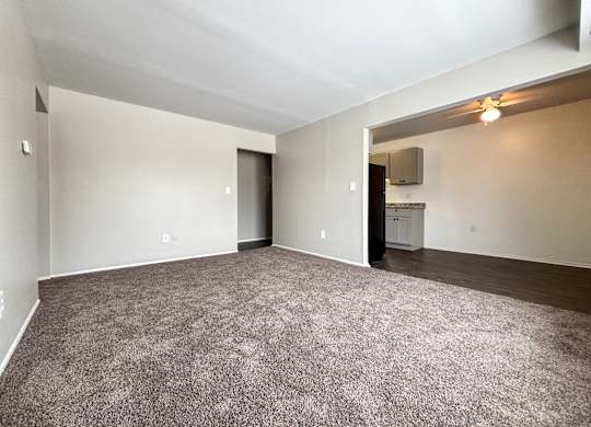 Apartment with spacious living rooms in Warren, MI. Apartments with dining rooms in Warren. Warren Woods