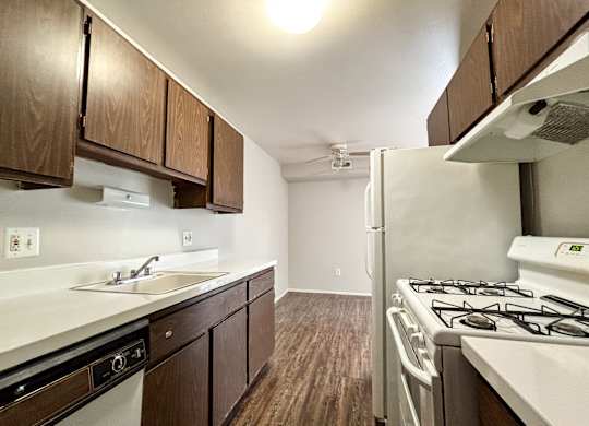 Apartments with fully equipped kitchens in Warren, MI
