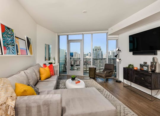 Large windows at K1 Apartments, San Diego, CA 92101