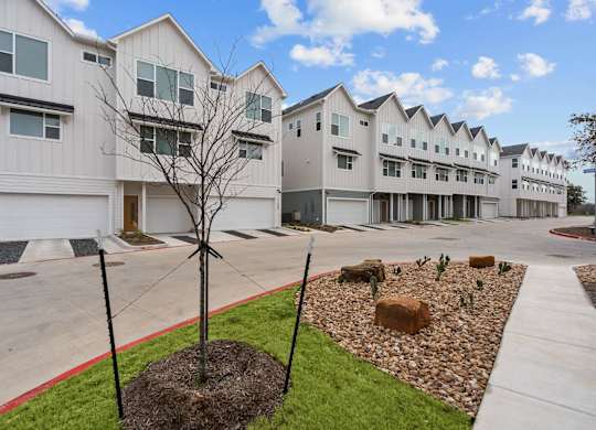 Houses With Attached Garage at Villae ATX Luxury Rental Townhomes, Manchaca